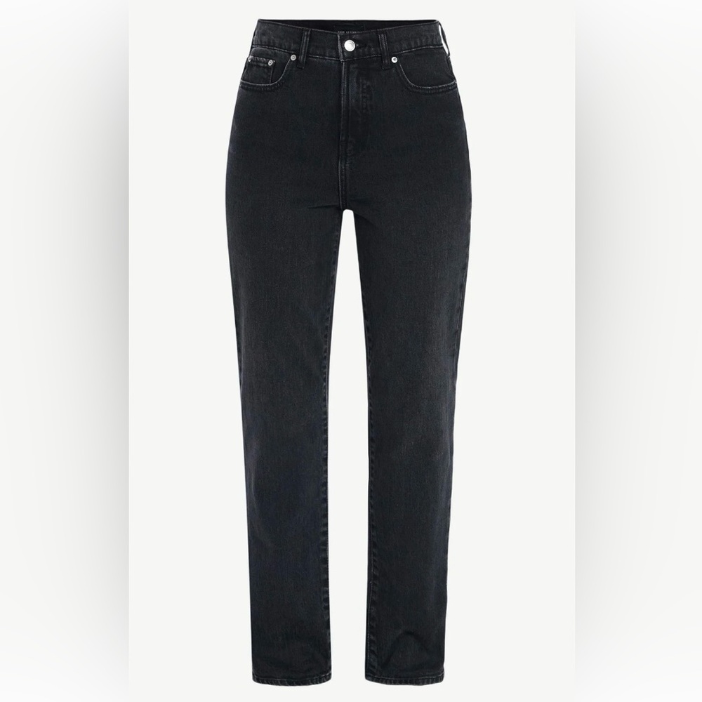 NWOT Black Straight Leg High Rise 90s Denim Mom Jeans